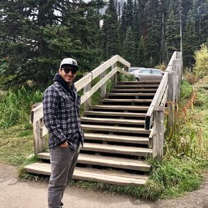 Meet your Posher, Max